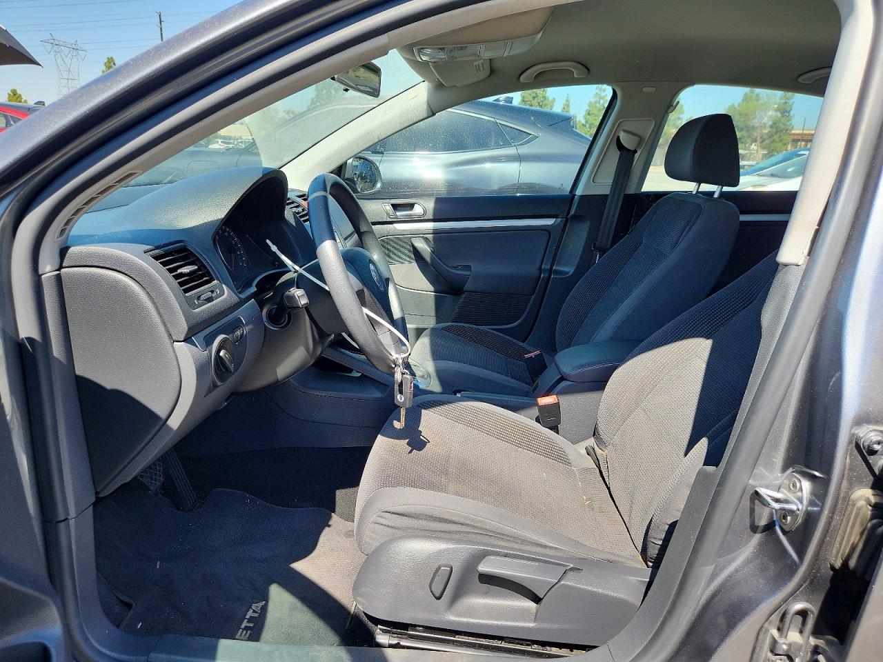 Volkswagen Jetta S