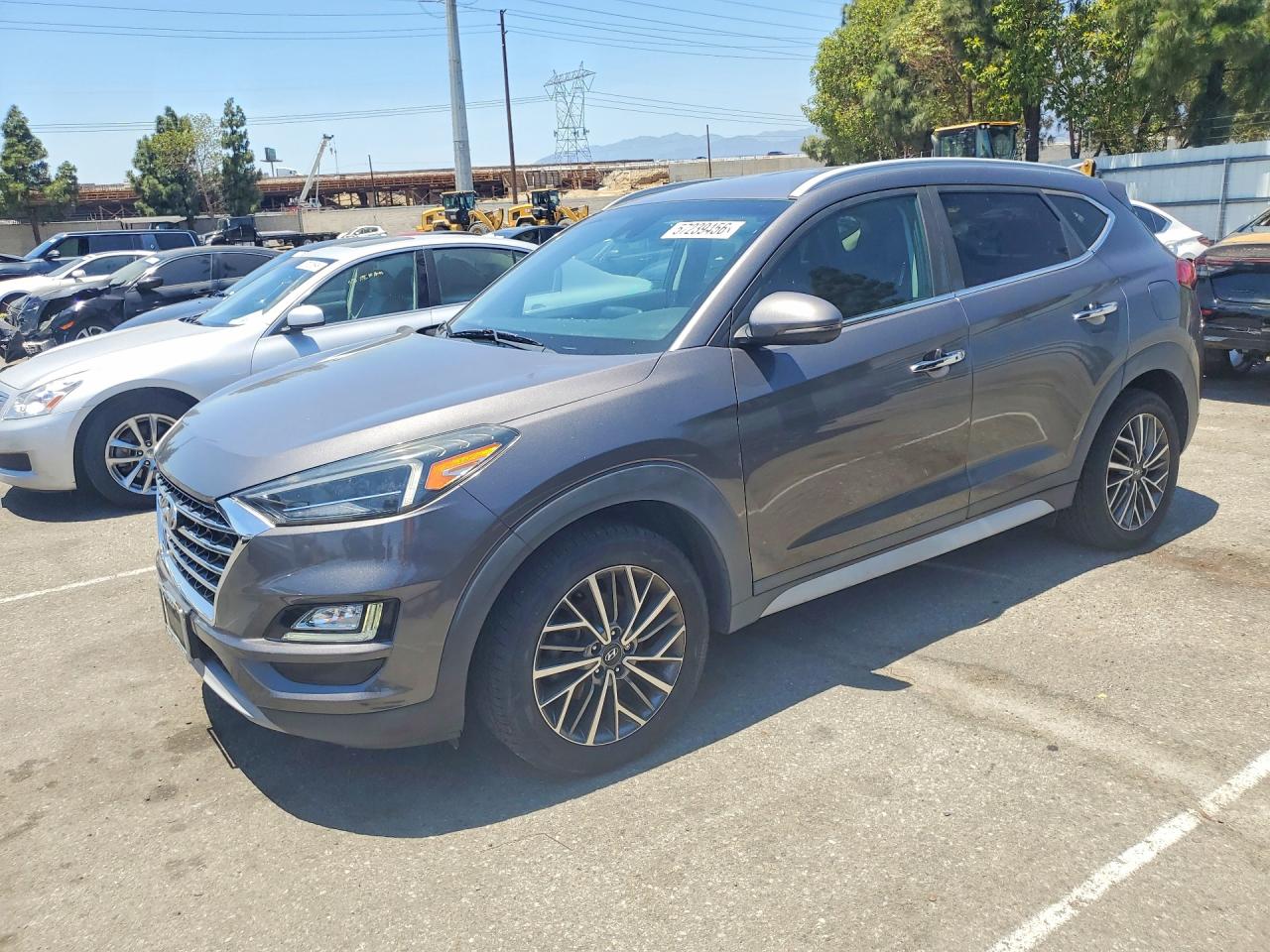 Salvage Hyundai TUCSON Image