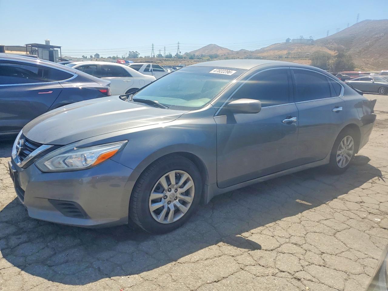 Salvage Nissan Altima Image