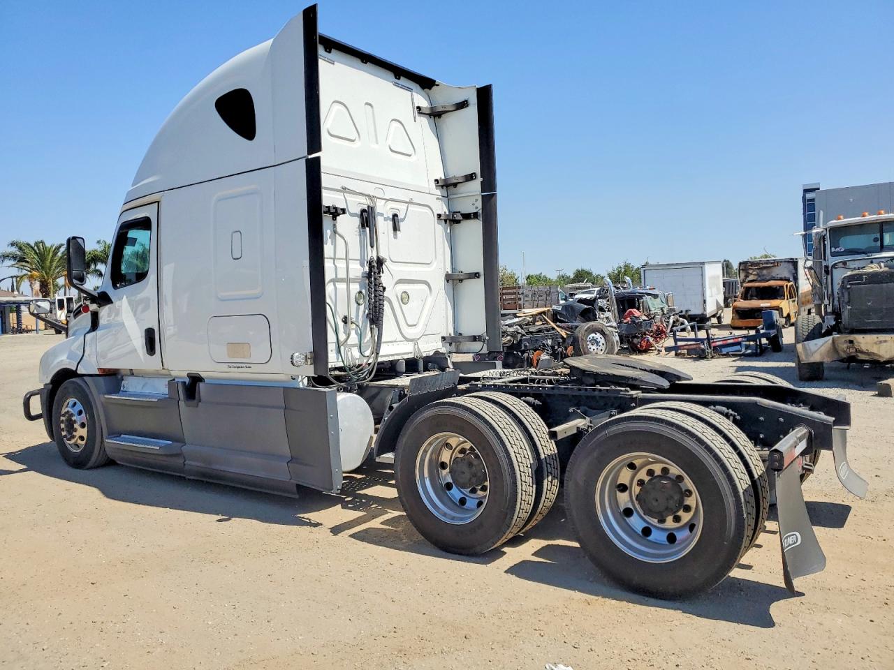 Freightliner Cascadia 126