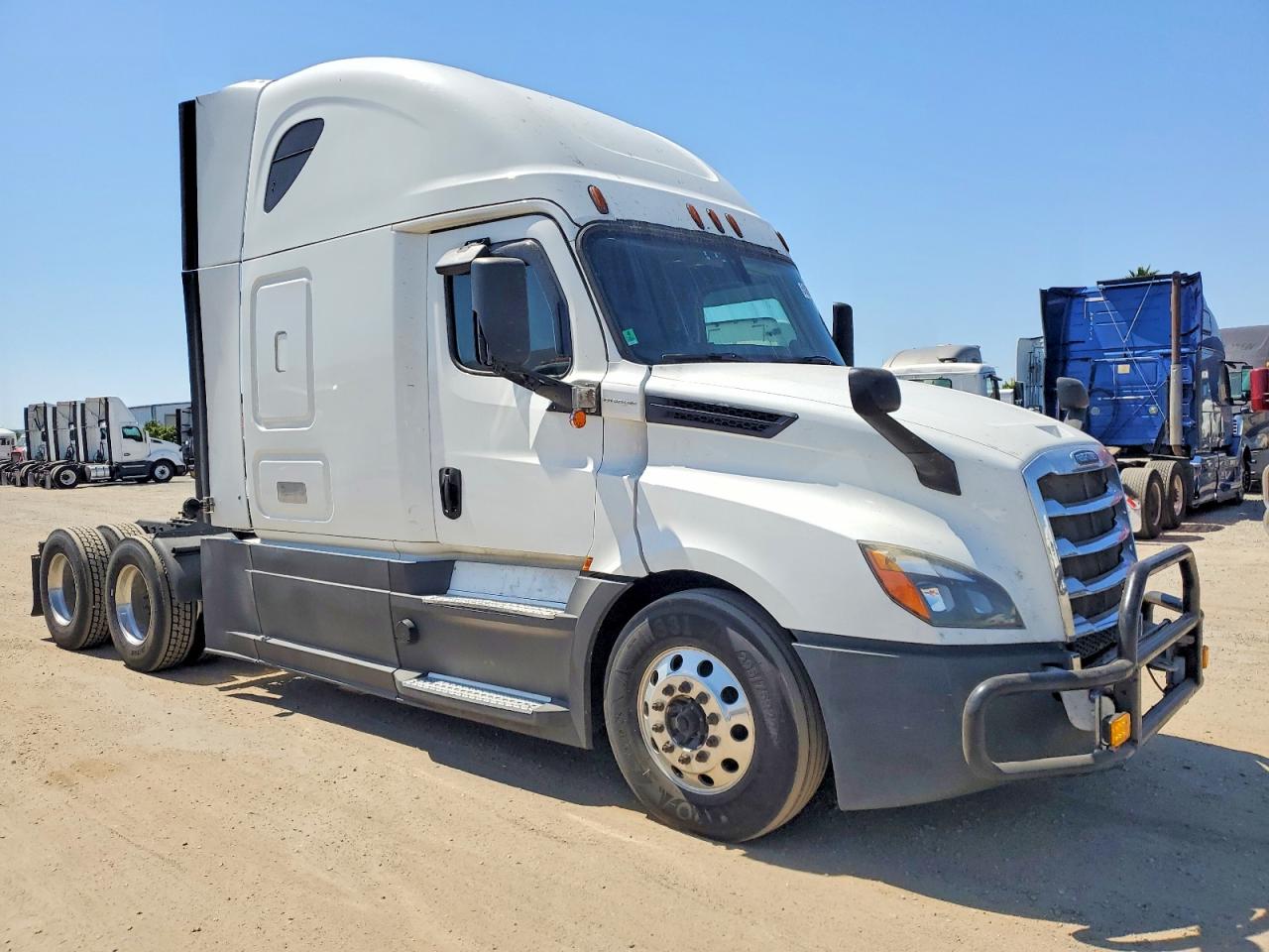 Salvage Freightliner Cascadia 126 Image