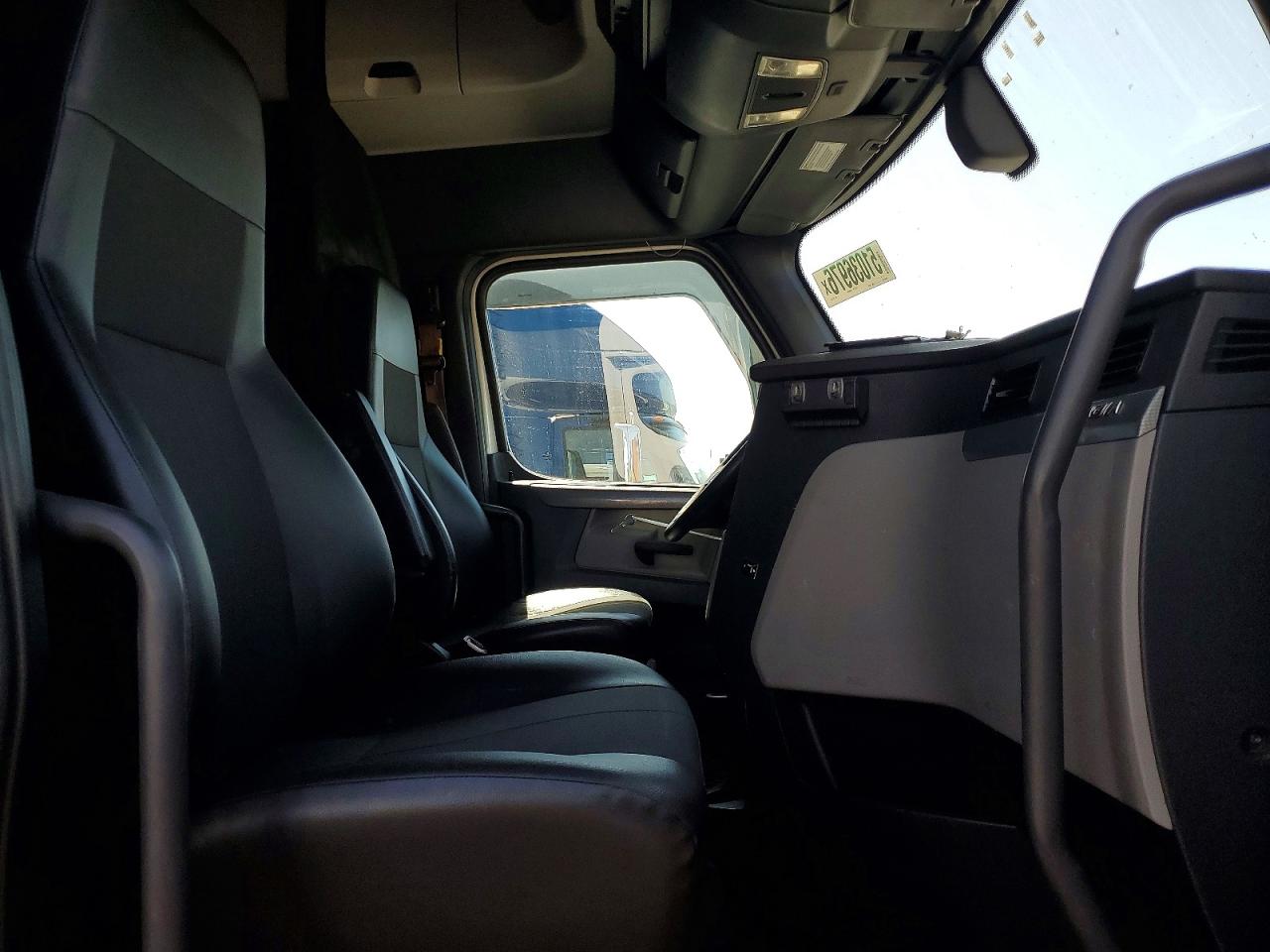 Freightliner Cascadia 126