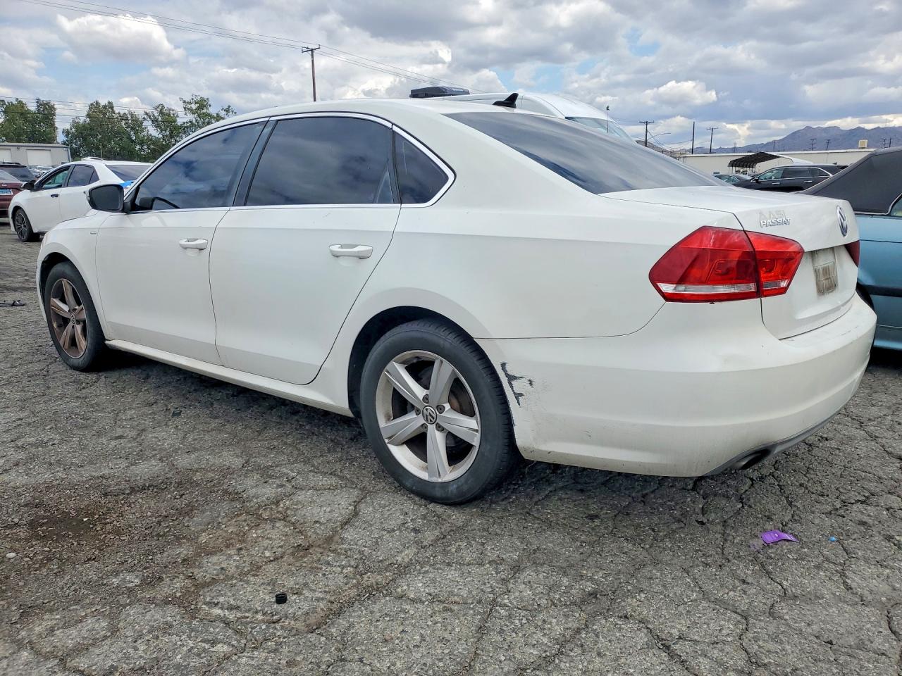 Volkswagen Passat S
