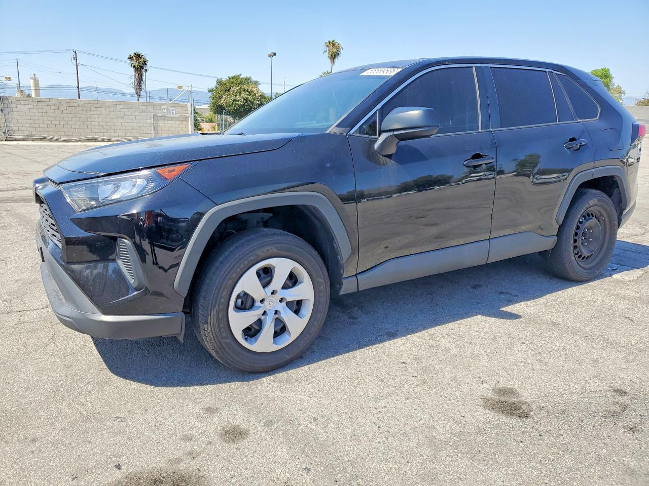 Salvage Toyota RAV4 Image