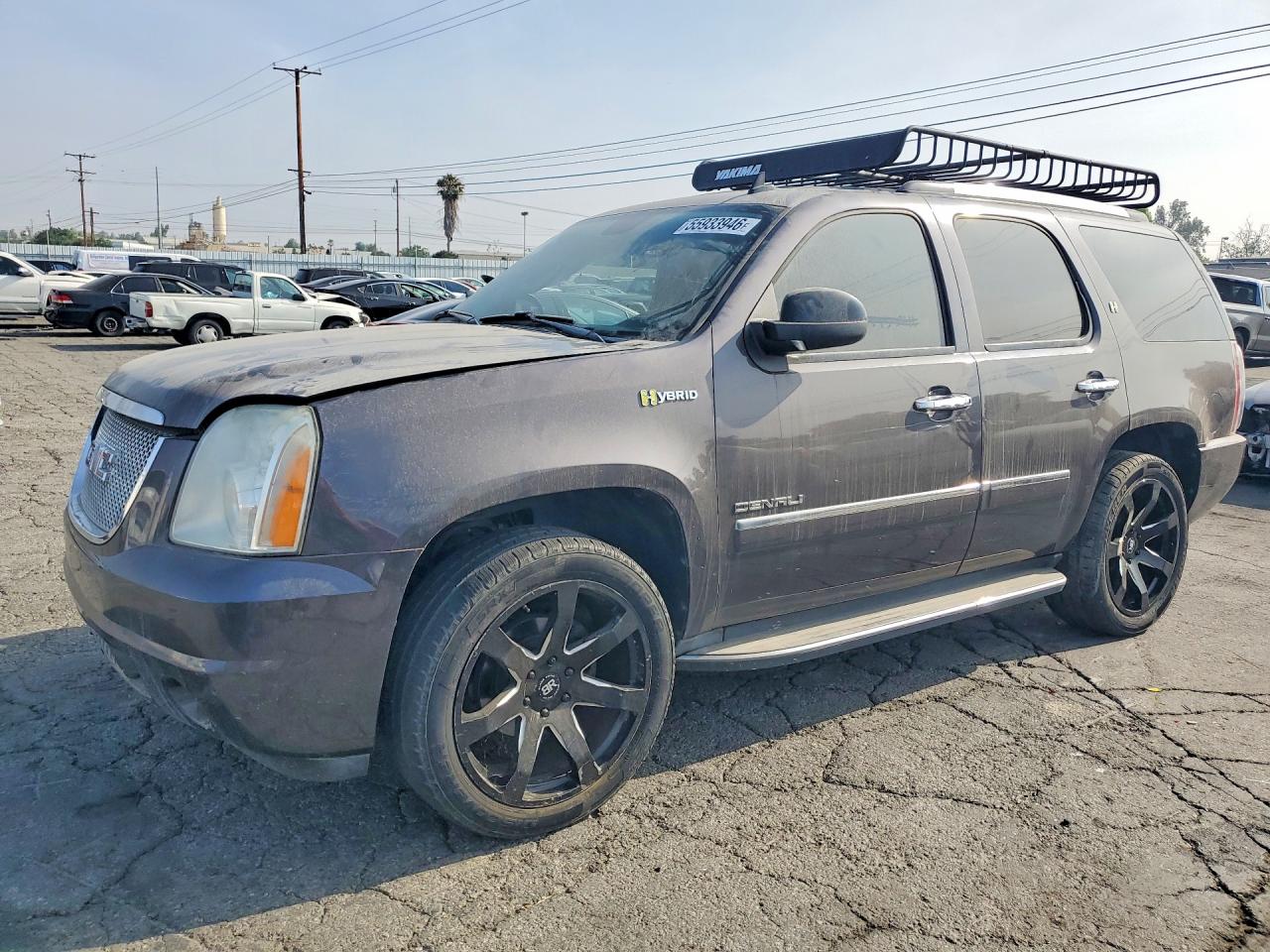 Salvage GMC Yukon Image