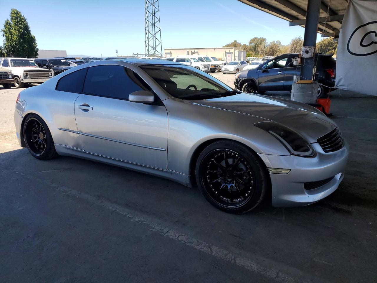INFINITI G35 Base Base