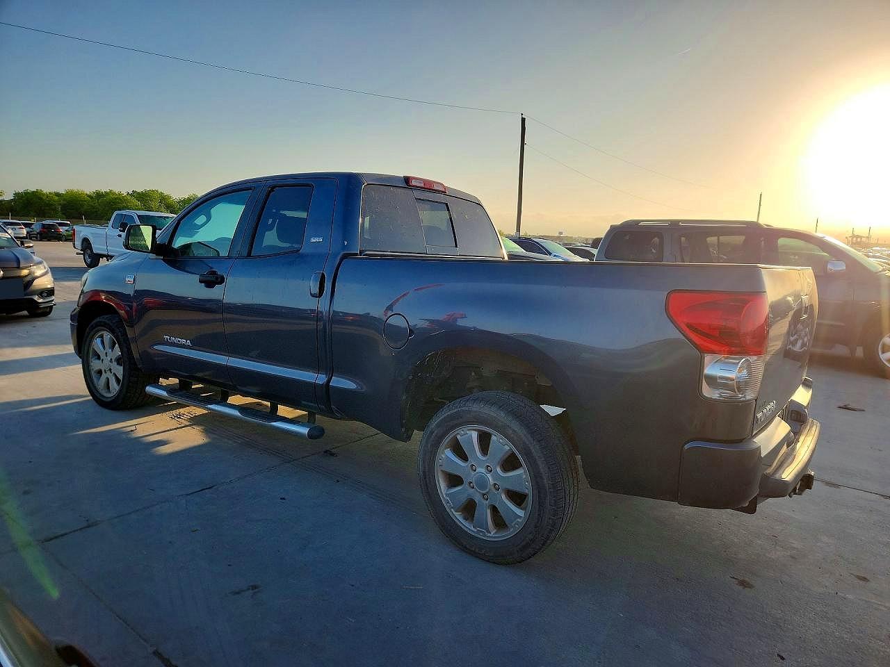Toyota Tundra Sr5