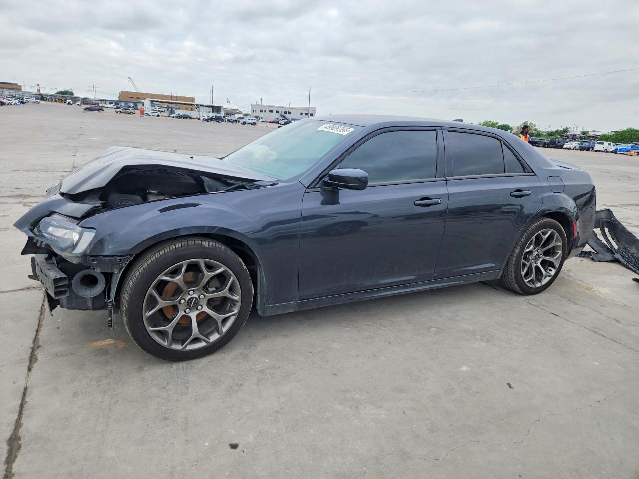 Salvage Chrysler 300 Image