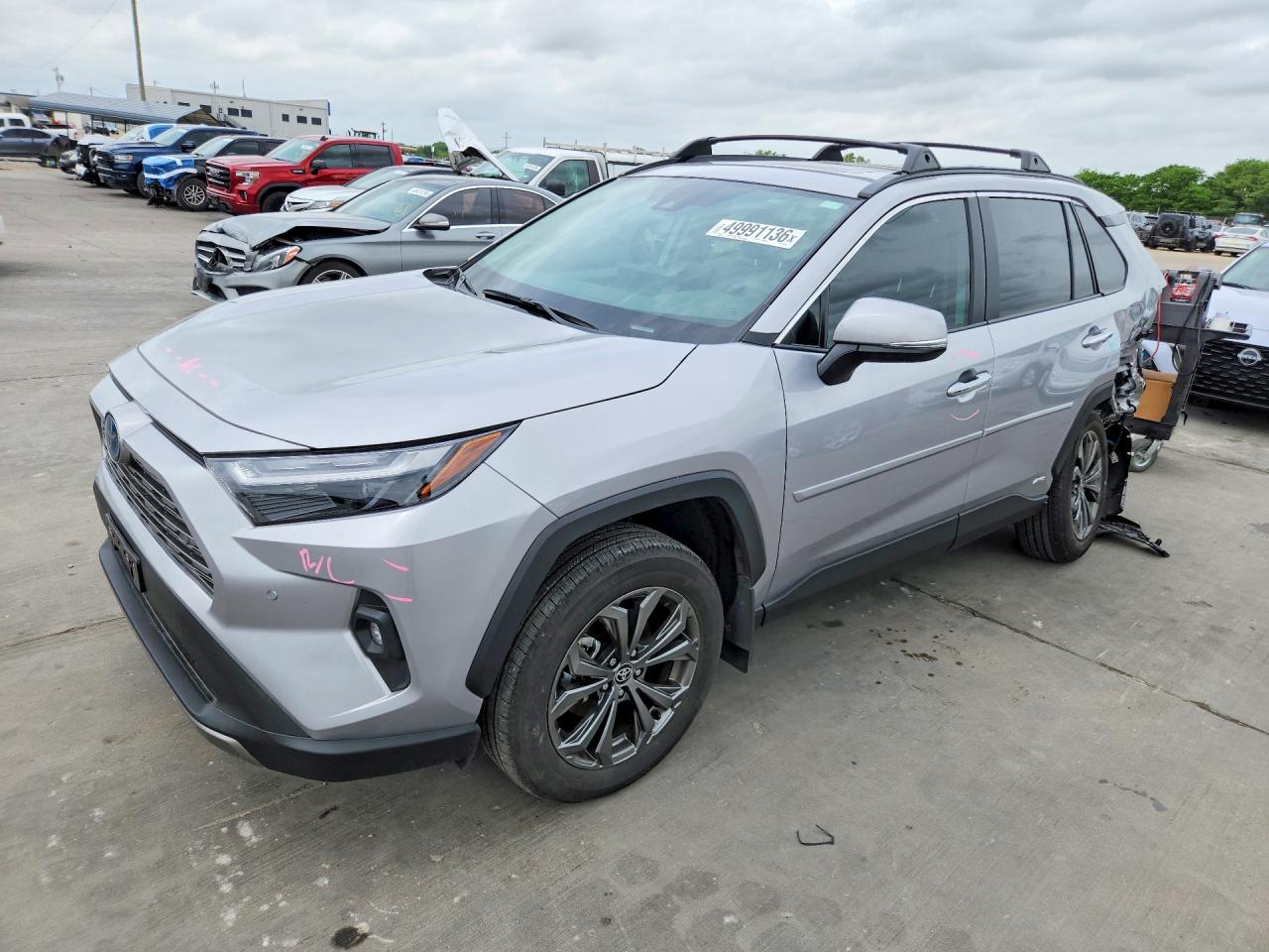 Salvage Toyota RAV4 Image