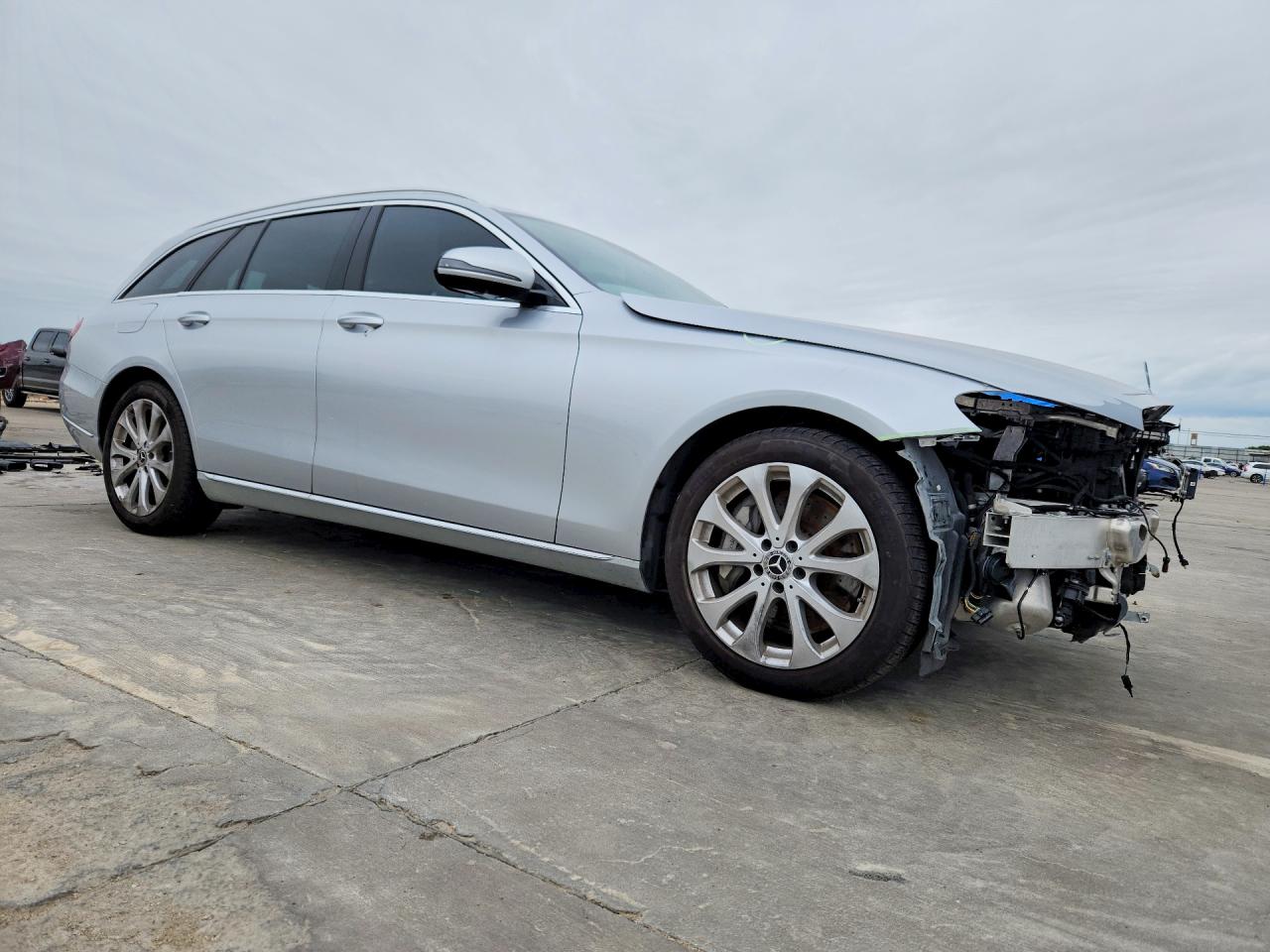 Mercedes-Benz E-Class 400 4matic