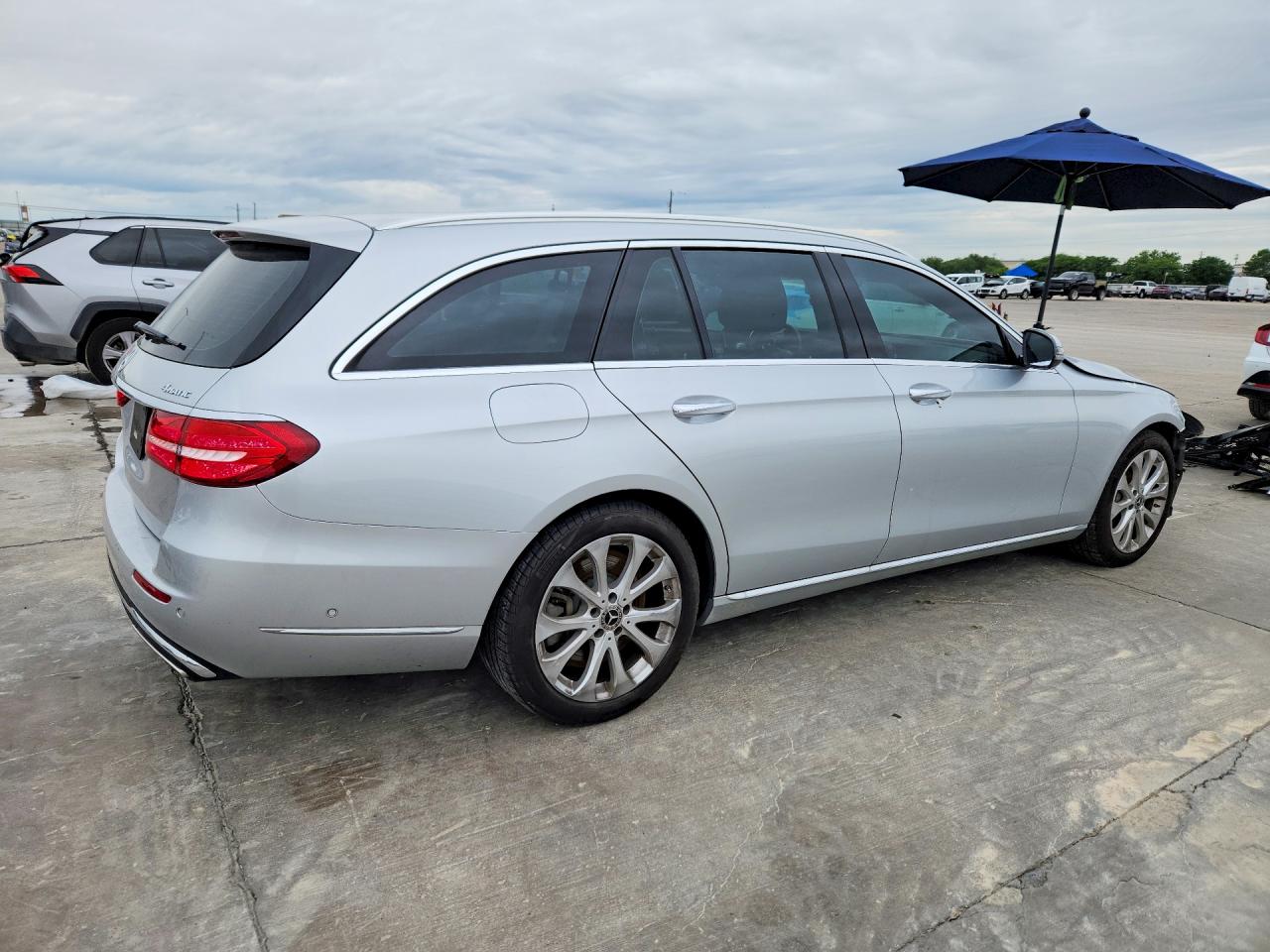 Mercedes-Benz E-Class 400 4matic