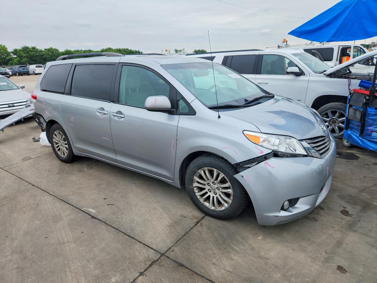 Toyota Sienna Xle 8-passenger