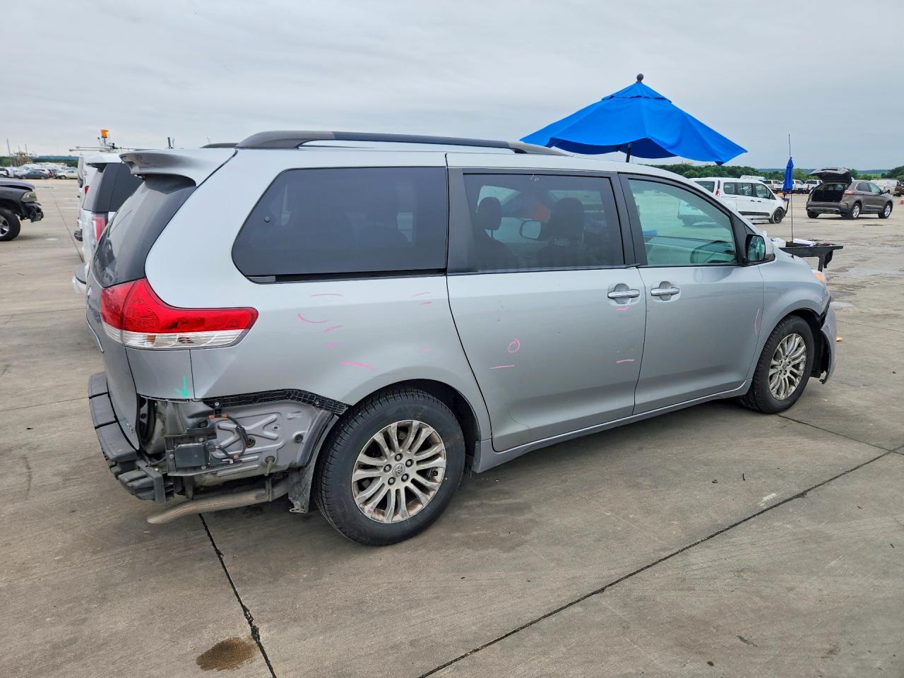 Toyota Sienna Xle 8-passenger