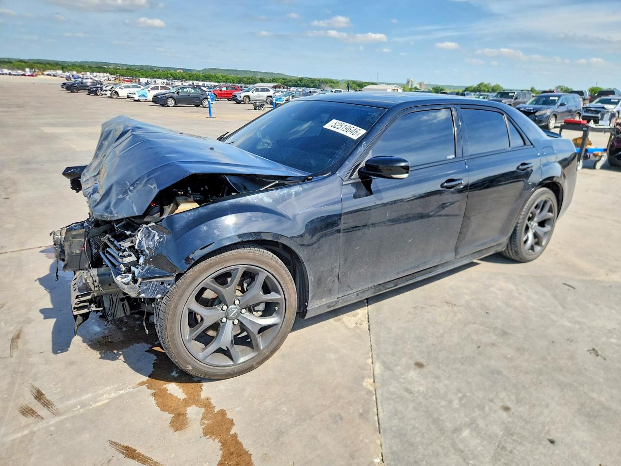 Salvage Chrysler 300 Image