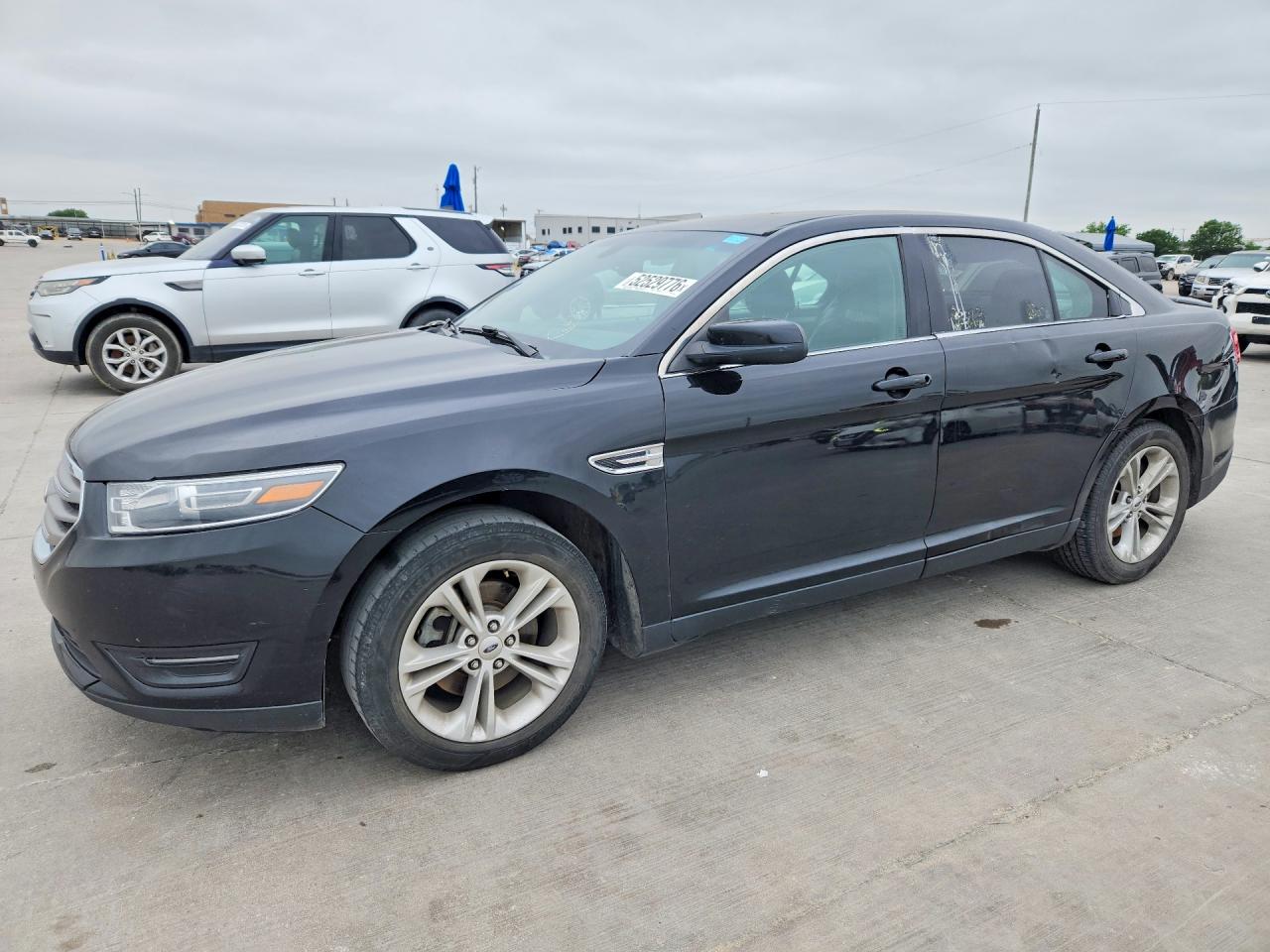 Salvage Ford Taurus Image