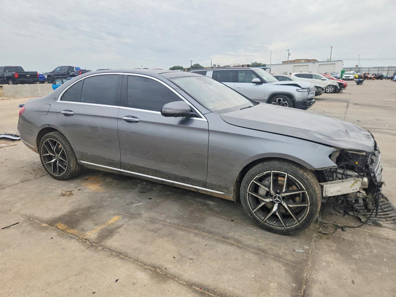 Mercedes-Benz E-Class 300 4matic