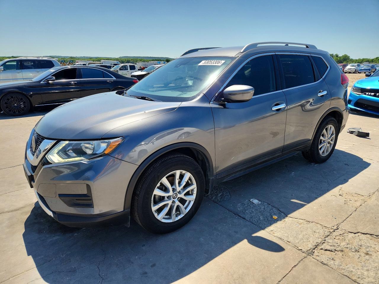 Salvage Nissan Rogue Image