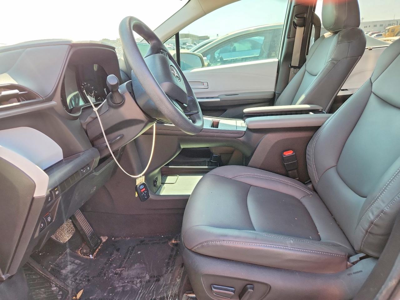 Toyota Sienna Le
