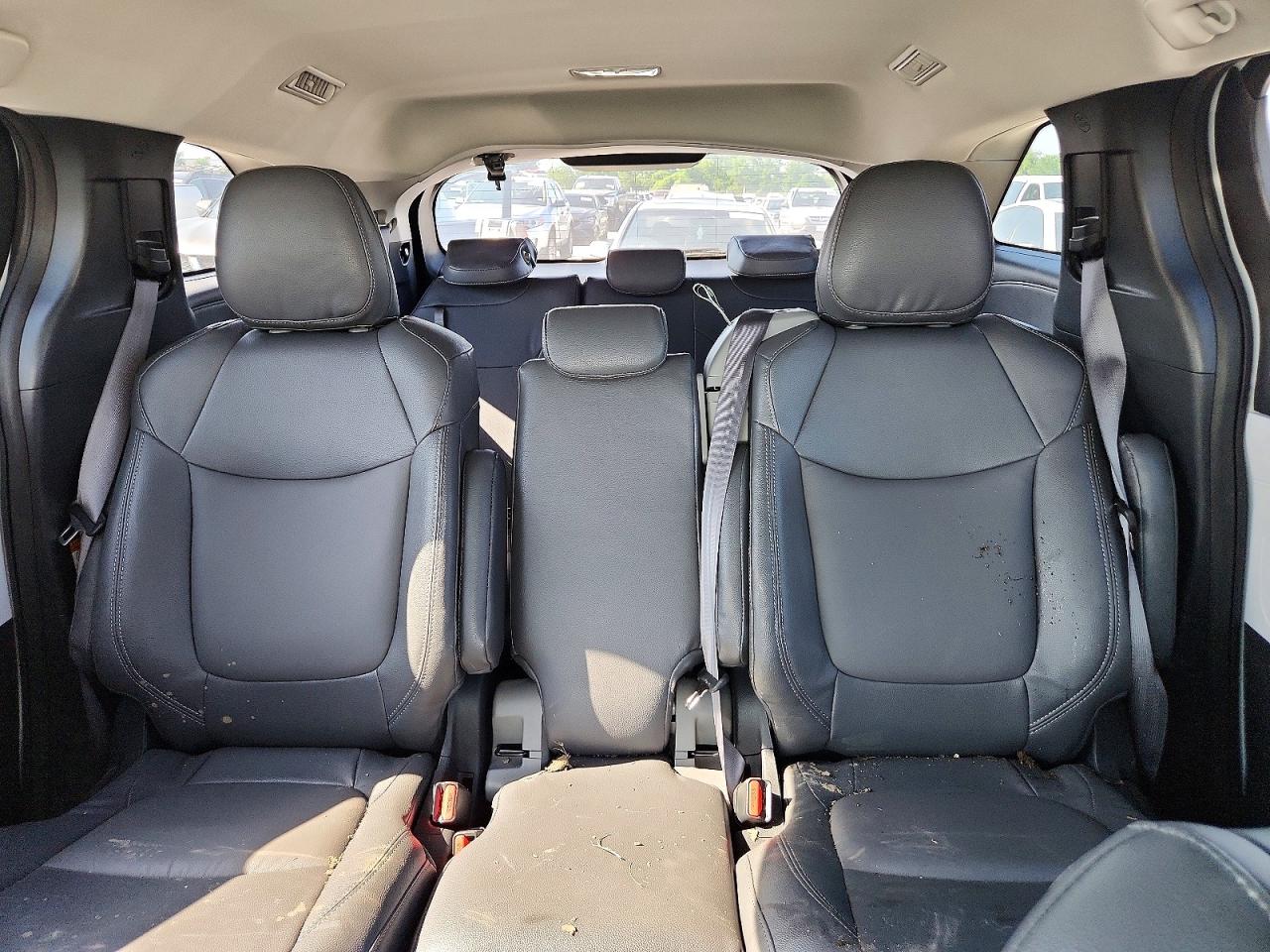 Toyota Sienna Le