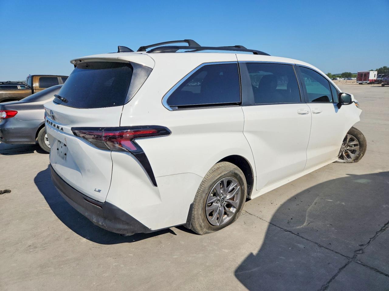 Toyota Sienna Le