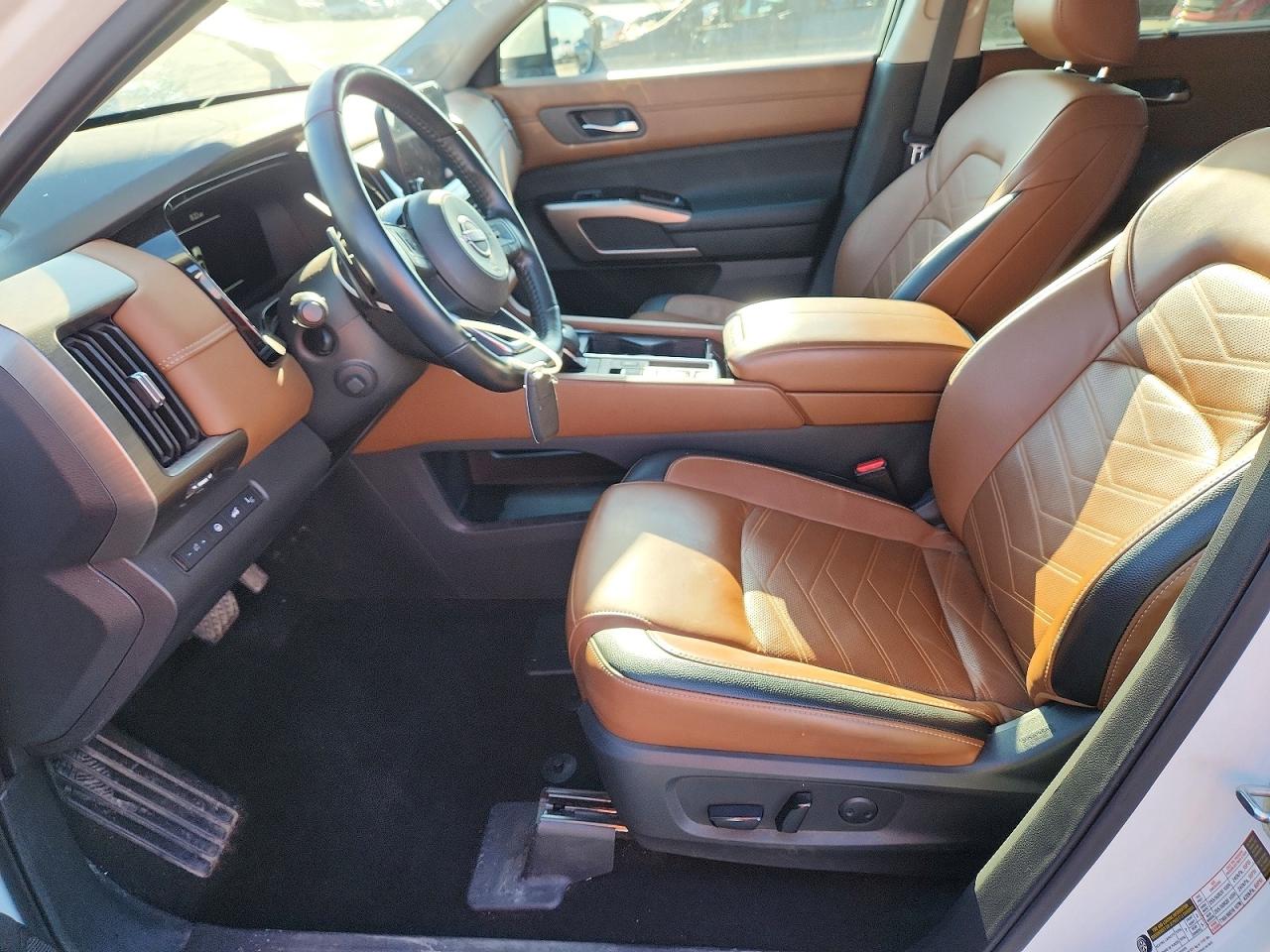 Nissan Pathfinder Platinum