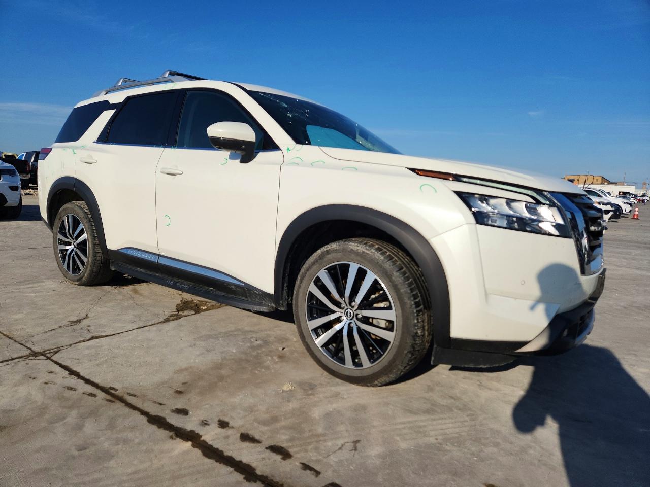 Nissan Pathfinder Platinum