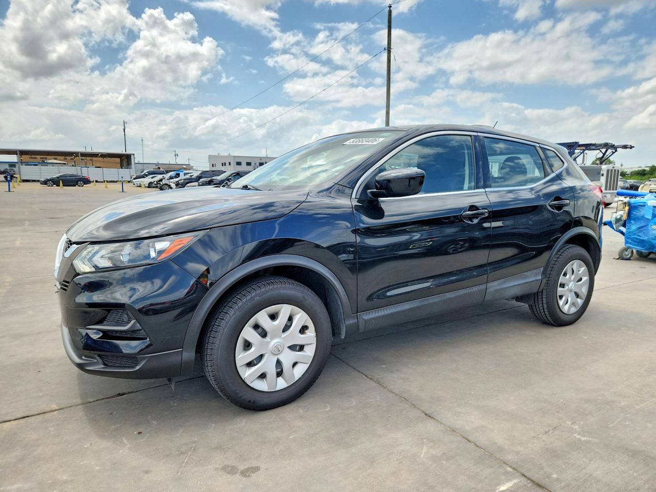 Salvage Nissan Rogue Image
