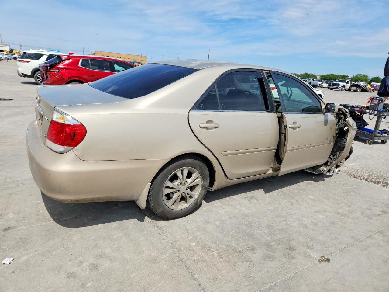Toyota Camry Le V6