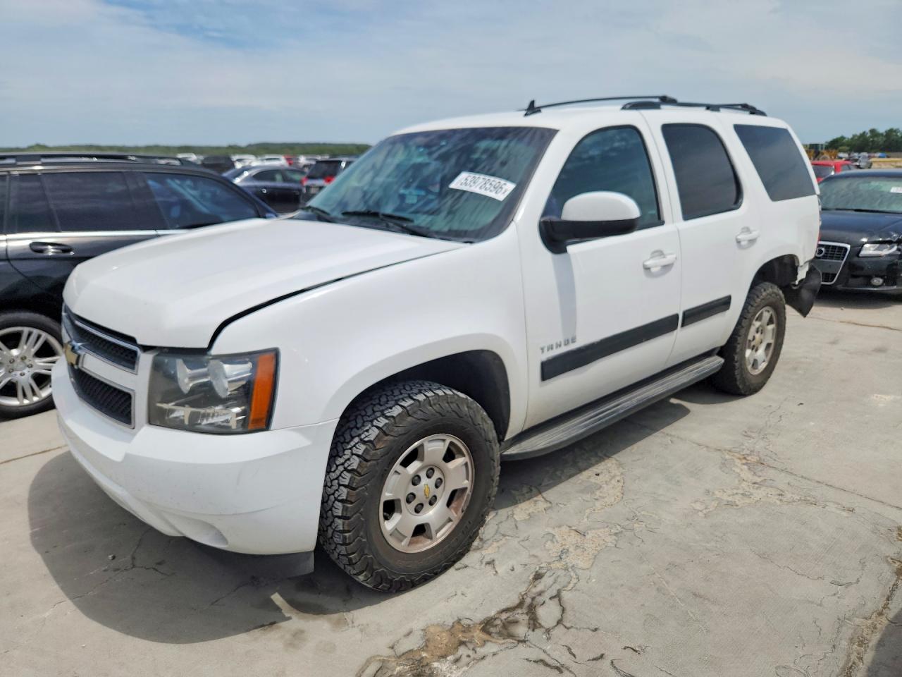 Salvage Chevrolet Tahoe Image