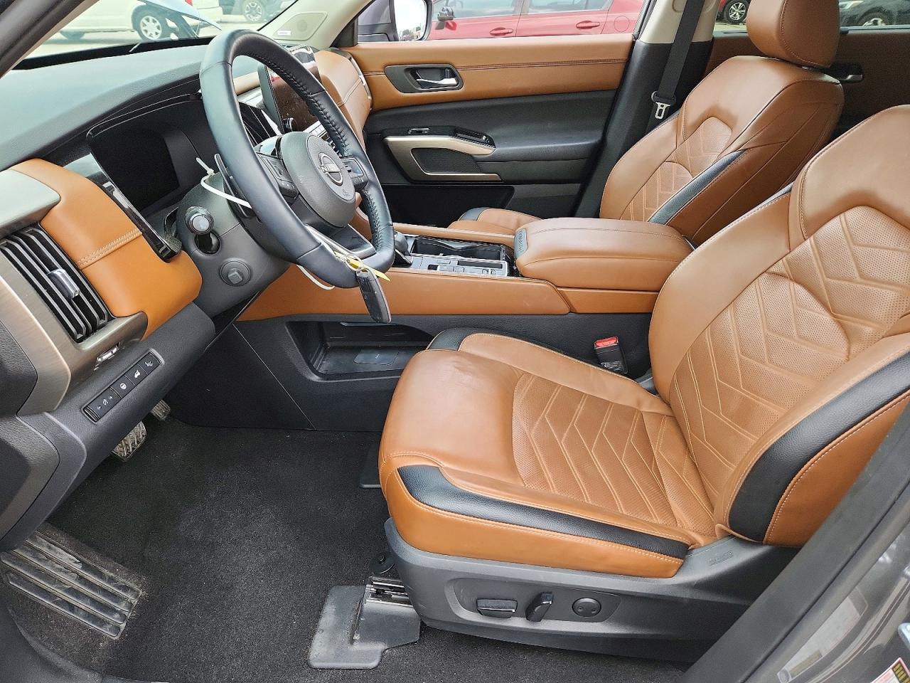 Nissan Pathfinder Platinum