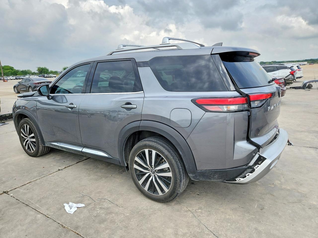 Nissan Pathfinder Platinum