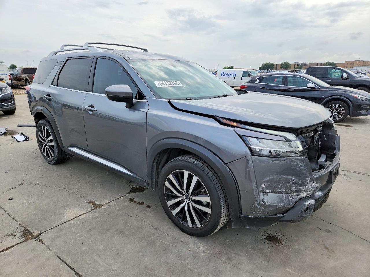Nissan Pathfinder Platinum