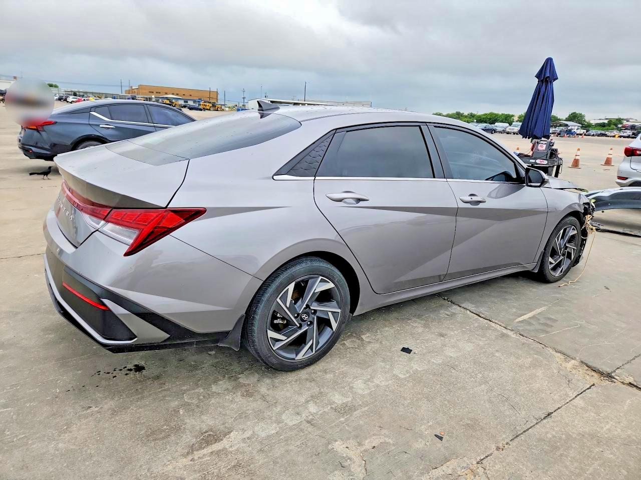Hyundai ELANTRA Sel