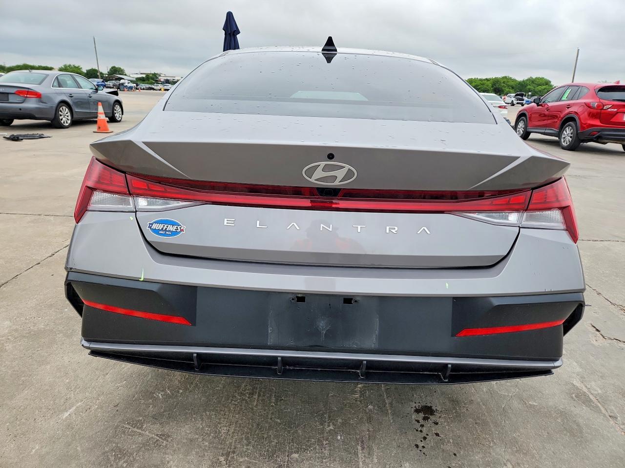 Hyundai ELANTRA Sel