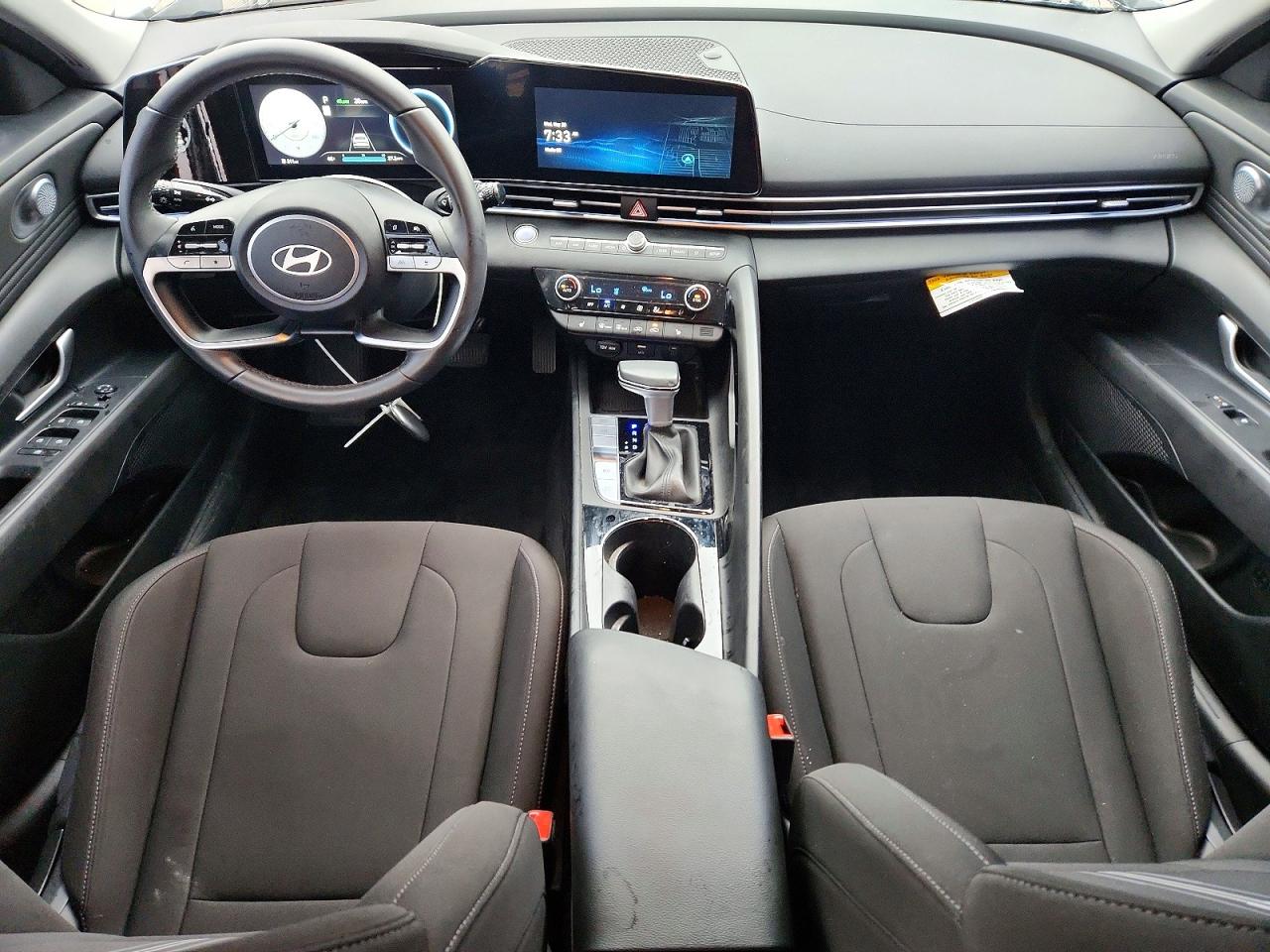 Hyundai ELANTRA Sel