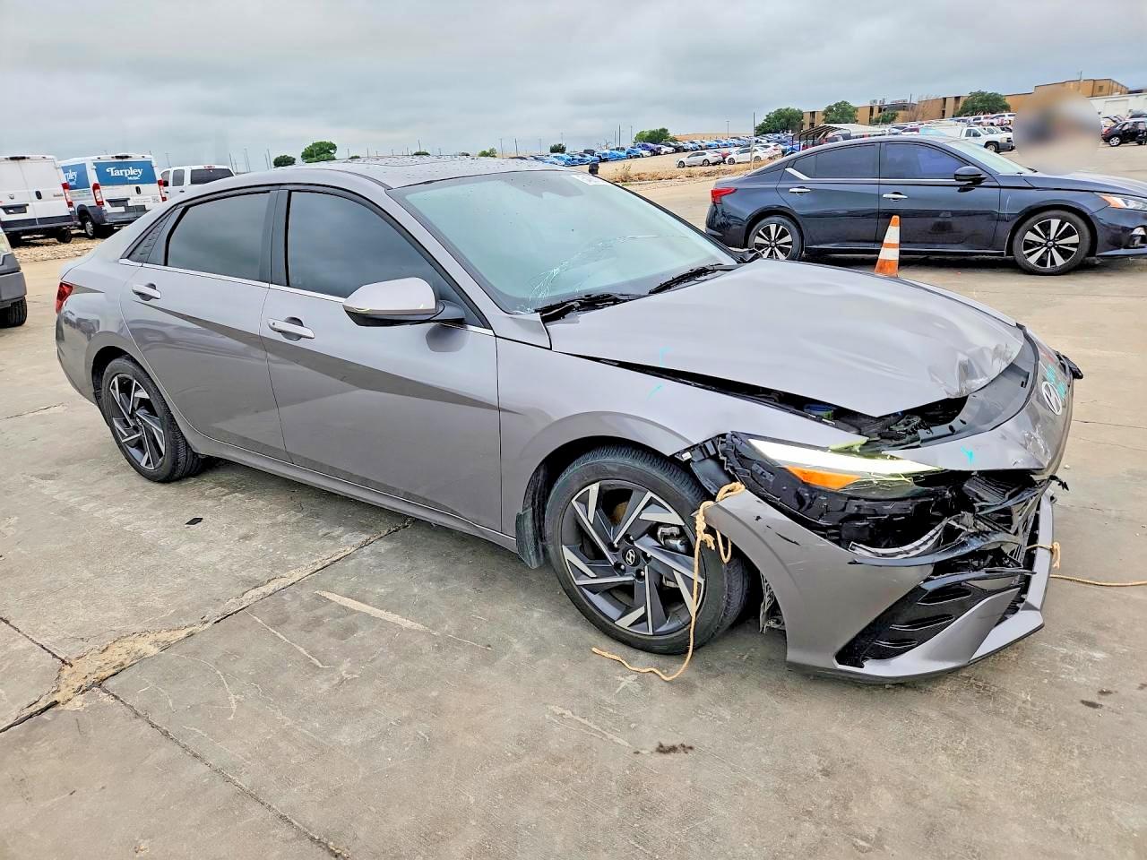 Hyundai ELANTRA Sel
