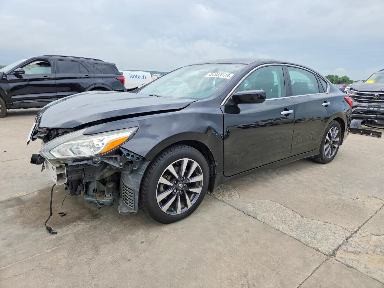 Salvage Nissan Altima Image