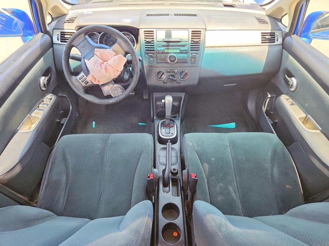 Nissan Versa 1.8 S