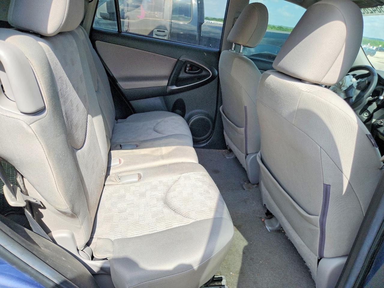 Toyota RAV4 Base