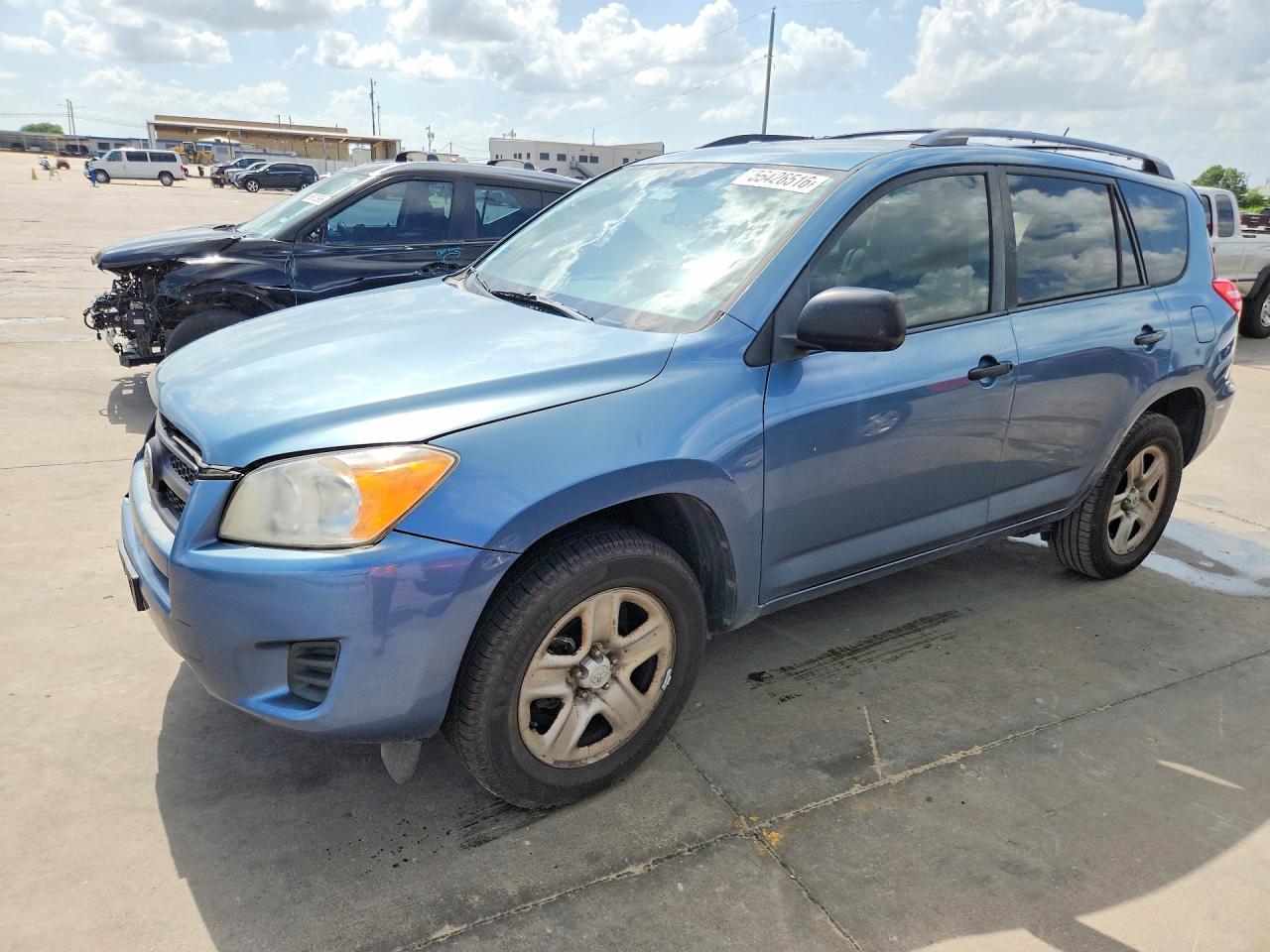 Salvage Toyota RAV4 Image