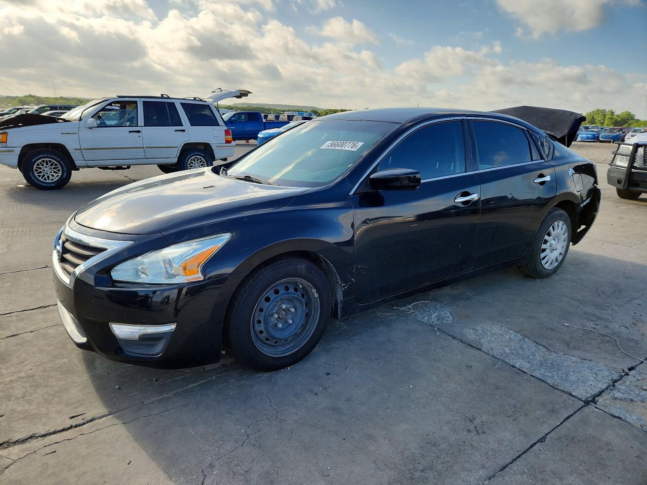 Salvage Nissan Altima Image