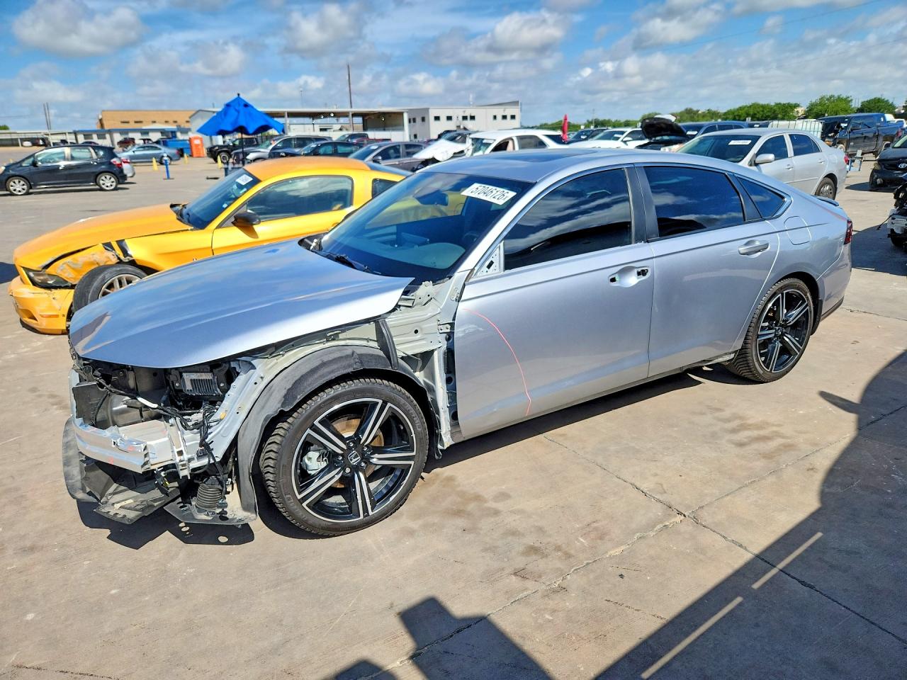 Salvage Honda Accord Image