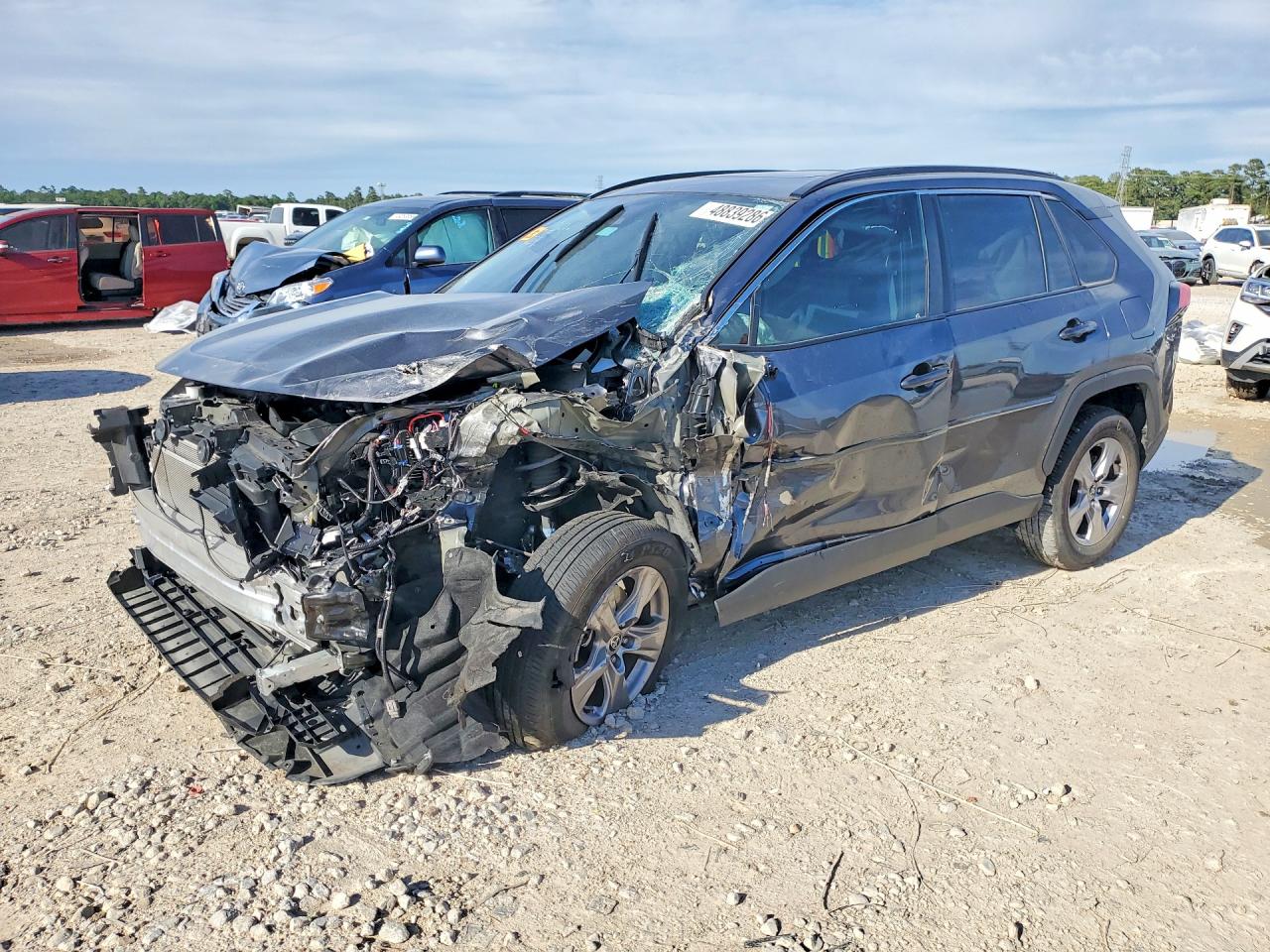 Salvage Toyota RAV4 Image