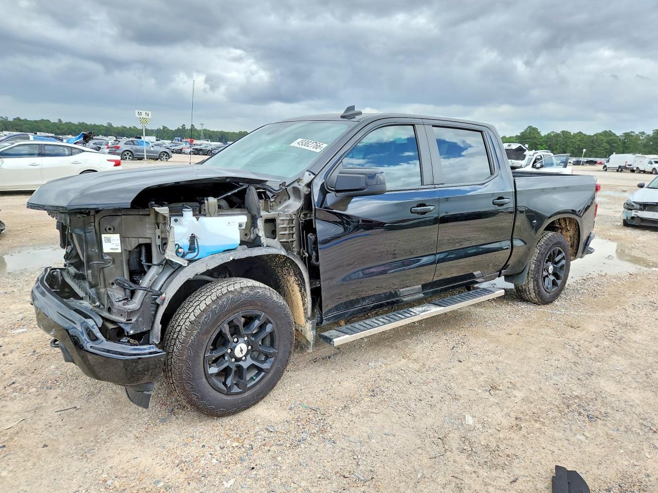 Salvage Chevrolet Silverado Image