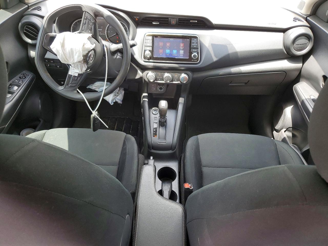 Nissan Kicks S
