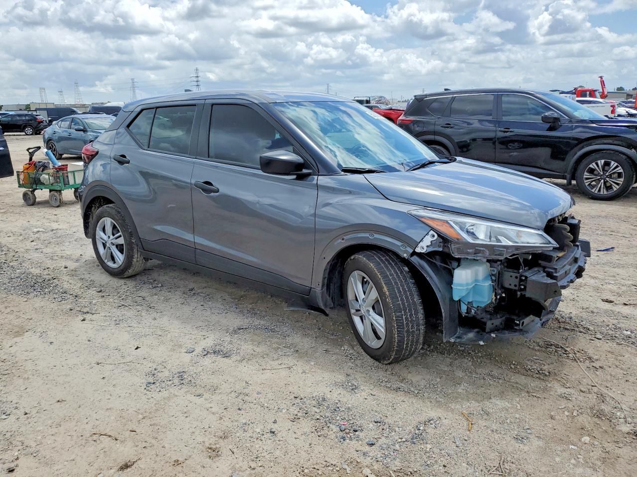 Nissan Kicks S