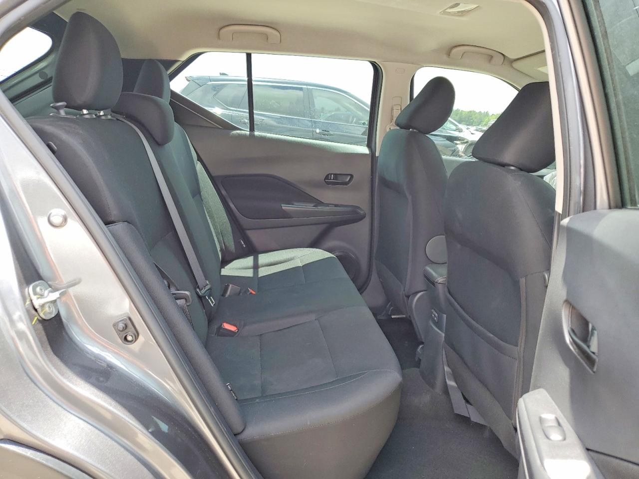 Nissan Kicks S