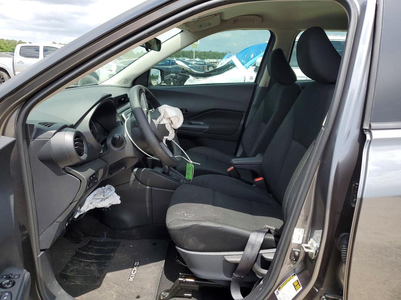 Nissan Kicks S