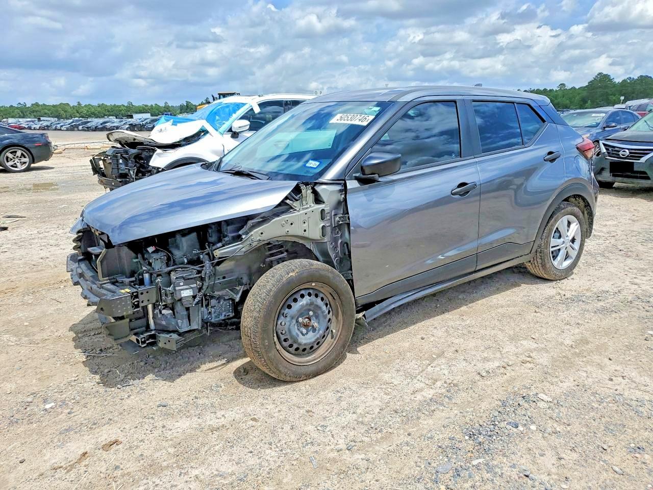 Salvage Nissan Kicks Image