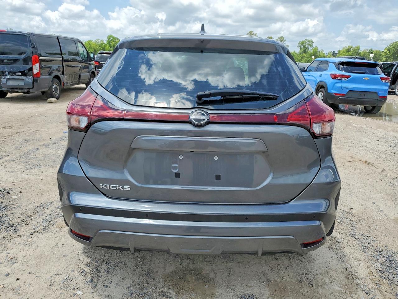 Nissan Kicks S